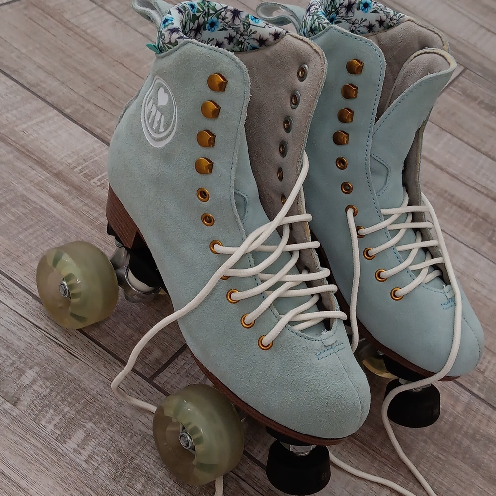 BTFL SCARLETT PRO SKATES..